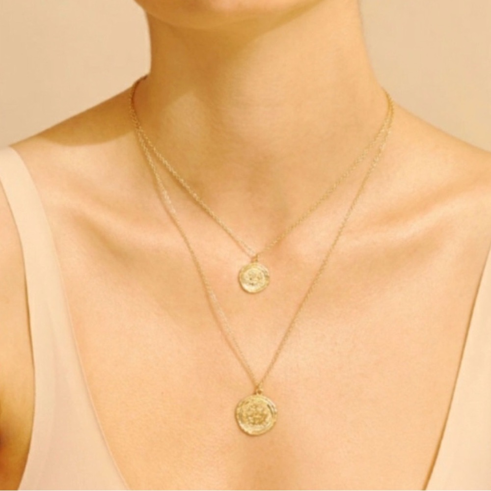 Amber Sceats Layered Gold Coin Pendant Necklace - Picture 4 of 9
